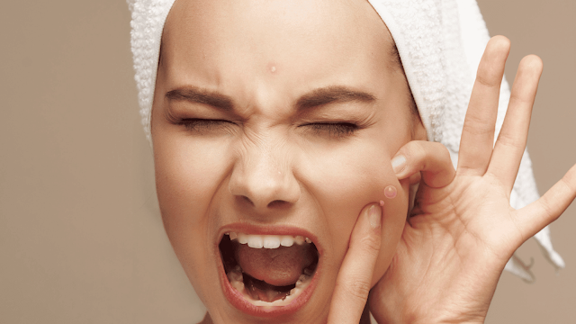 can-you-pop-a-blind-pimple-barbies-beauty-bits